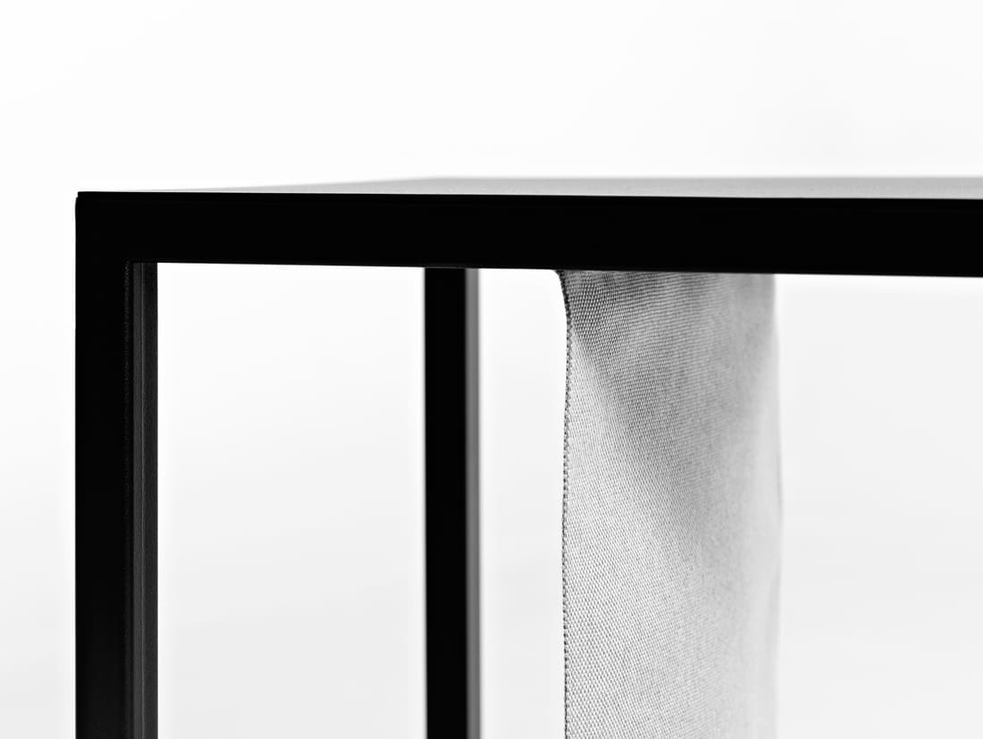 Beistelltisch aus Metall LUPE PRESS